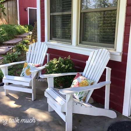 Plain & Fancy Bed & Breakfast Ironton ภายนอก รูปภาพ